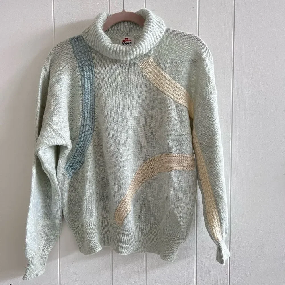 Vintage Mohair Wool Blend Made In Italy Trurtleneck Sweater